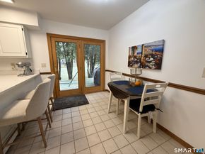 8 Phoebee Lane, Brookfield CT 06804