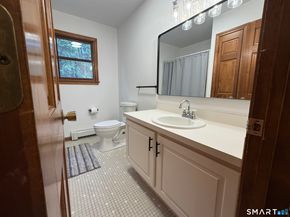 8 Phoebee Lane, Brookfield CT 06804