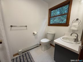 8 Phoebee Lane, Brookfield CT 06804