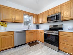 7 Lycett Court, Norwalk CT 06851