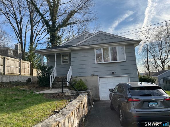 27 Plateau Avenue, Bridgeport CT 06606