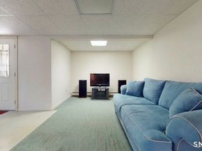 1985 Cutspring Road, Stratford CT 06614