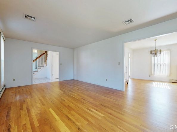 1985 Cutspring Road, Stratford CT 06614