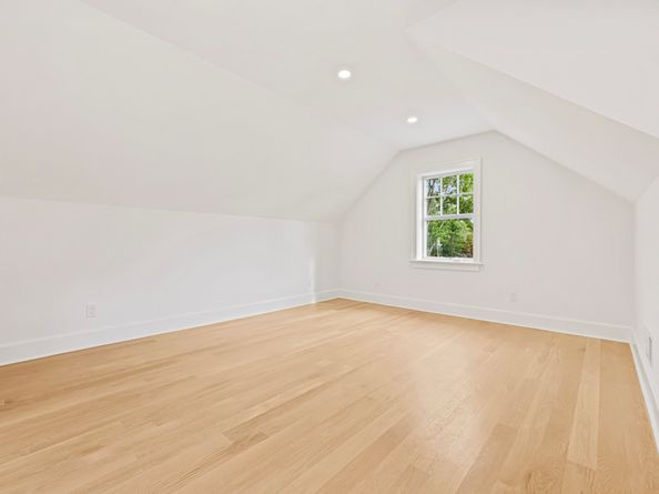 20 Center Drive, Greenwich CT 06870