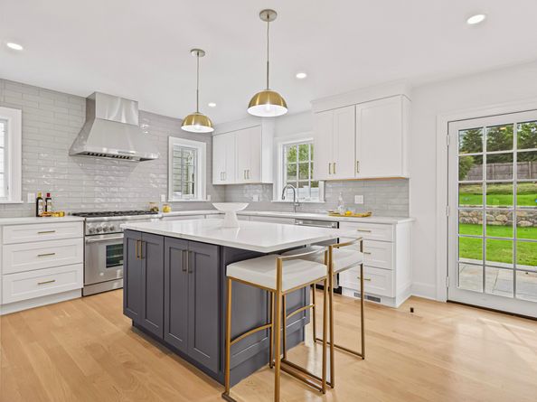 20 Center Drive, Greenwich CT 06870