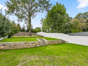 20 Center Drive, Greenwich CT 06870