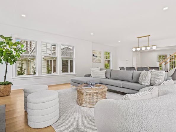 20 Center Drive, Greenwich CT 06870