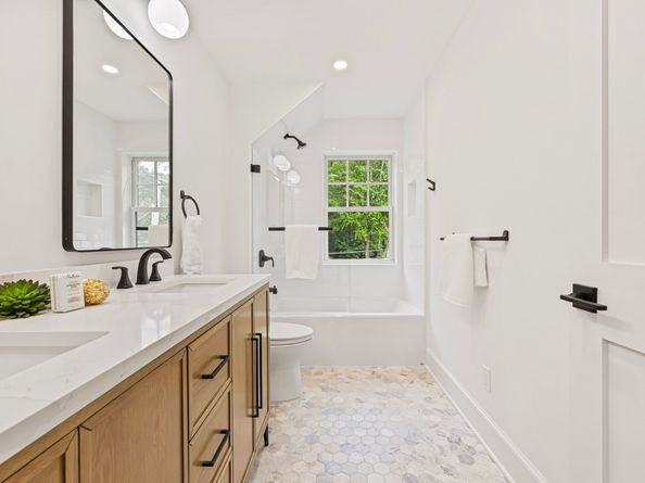 20 Center Drive, Greenwich CT 06870