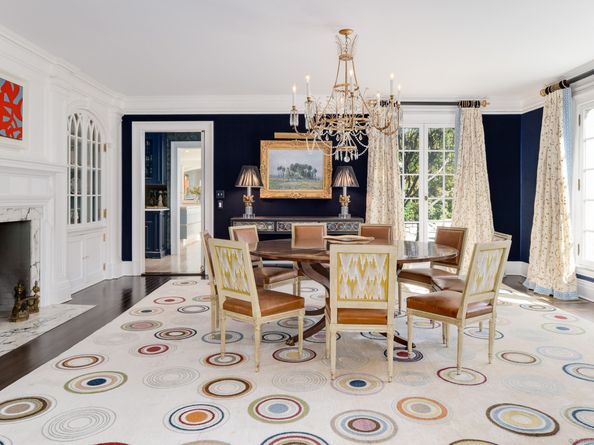 561 Smith Ridge Road, New Canaan CT 06840