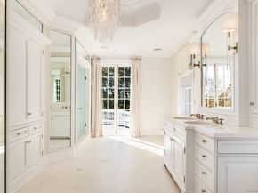 561 Smith Ridge Road, New Canaan CT 06840