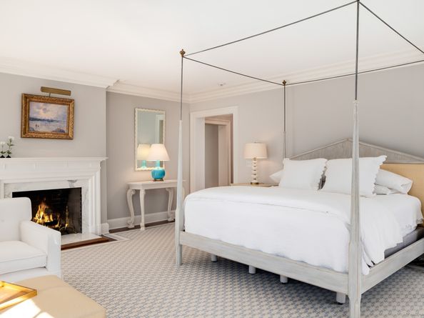 561 Smith Ridge Road, New Canaan CT 06840