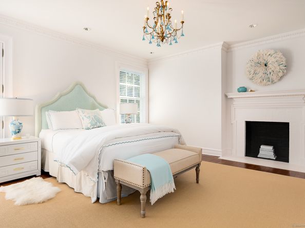 561 Smith Ridge Road, New Canaan CT 06840