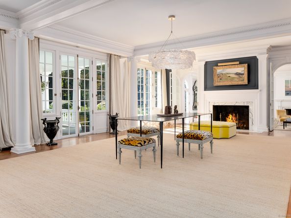 561 Smith Ridge Road, New Canaan CT 06840