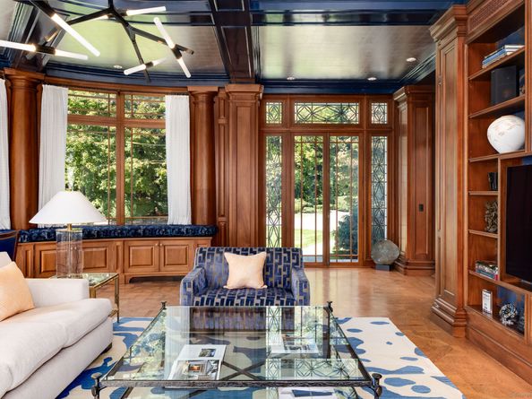 561 Smith Ridge Road, New Canaan CT 06840