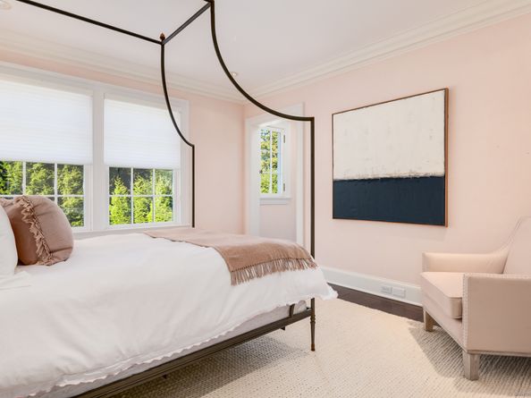 561 Smith Ridge Road, New Canaan CT 06840