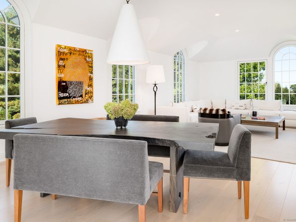 561 Smith Ridge Road, New Canaan CT 06840