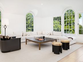 561 Smith Ridge Road, New Canaan CT 06840