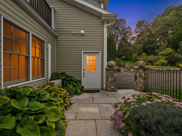 17 Pequot Drive, Norwalk CT 06855