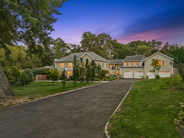 17 Pequot Drive, Norwalk CT 06855
