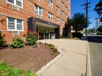 140 Grove Street