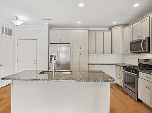 416 Center Meadow Lane 416, Danbury CT 06810