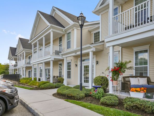 416 Center Meadow Lane 416, Danbury CT 06810