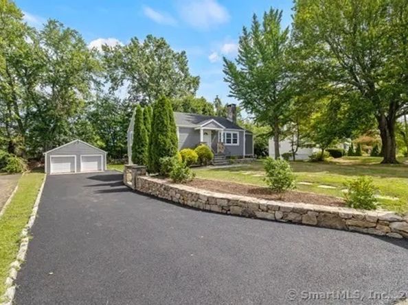 6 Lyncrest Drive, Norwalk CT 06851