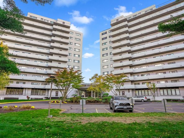 3200 Park Avenue 11C2, Bridgeport CT 06604