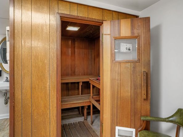 3200 Park Avenue 11C2, Bridgeport CT 06604