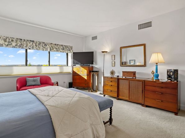 3200 Park Avenue 11C2, Bridgeport CT 06604