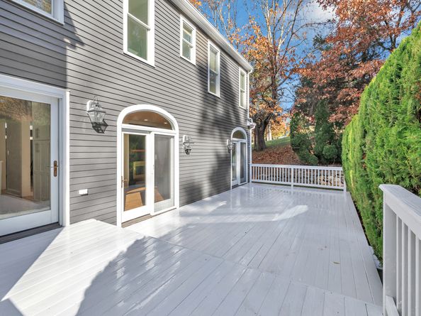 93 Putting Green Road N, Trumbull CT 06611