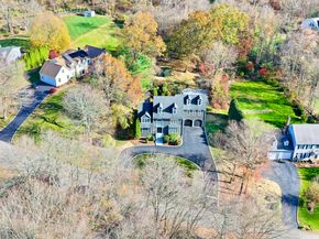 93 Putting Green Road N, Trumbull CT 06611