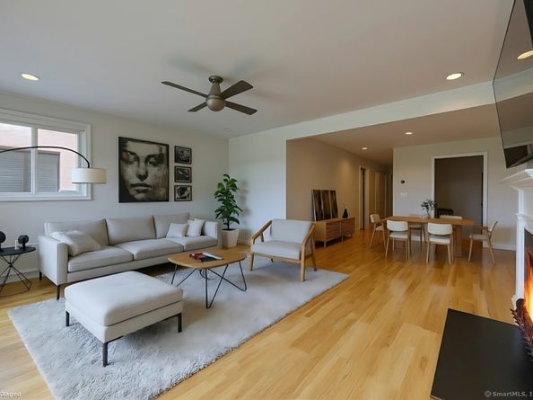 105 Harbor Drive APT 107, Stamford CT 06902