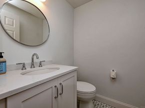 105 Harbor Drive APT 107, Stamford CT 06902
