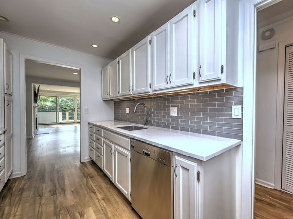 105 Harbor Drive APT 107, Stamford CT 06902