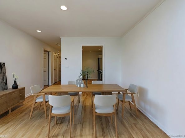 105 Harbor Drive APT 107, Stamford CT 06902