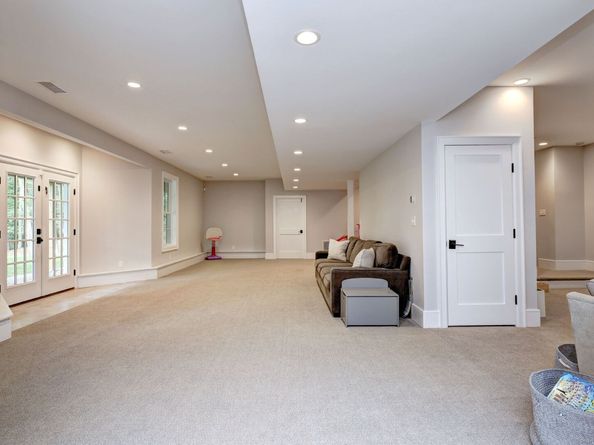 78 Old Tree Farm Lane, Trumbull CT 06611