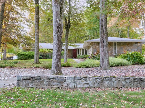 947 Galloping Hill Road, Fairfield CT 06824