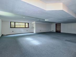 947 Galloping Hill Road, Fairfield CT 06824