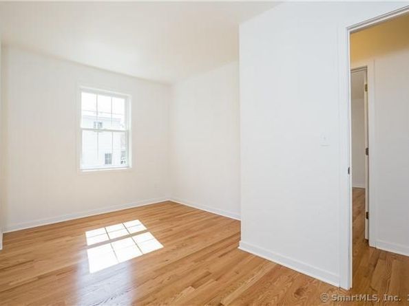 17 Oenoke Place, Stamford CT 06907