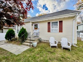 17 Oenoke Place, Stamford CT 06907