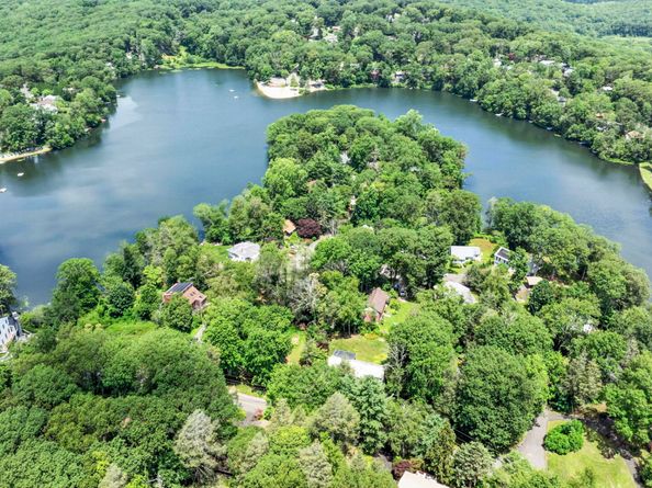 29 Carol Street, Danbury CT 06810