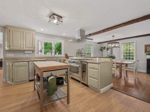 29 Old Stage Coach Road, Weston CT 06883