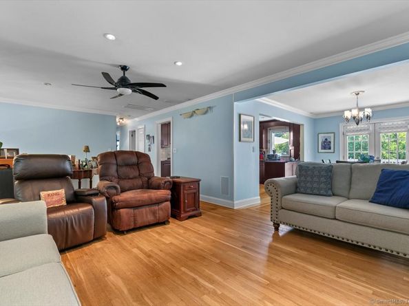 17 Woodchuck Lane, Norwalk CT 06854