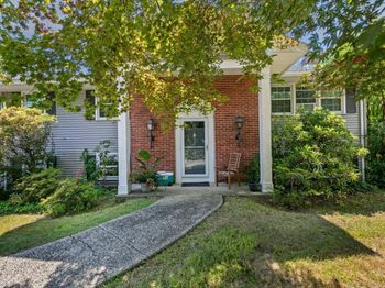17 Woodchuck Lane