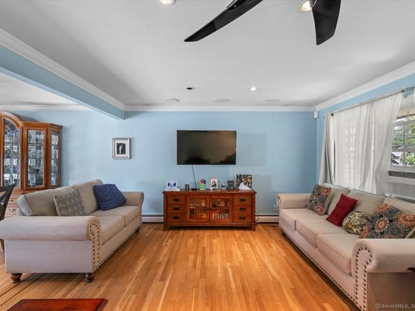 17 Woodchuck Lane, Norwalk CT 06854