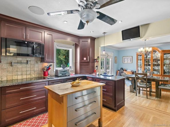 17 Woodchuck Lane, Norwalk CT 06854