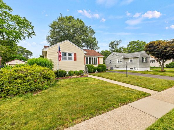128 Auburn Street, Stratford CT 06614