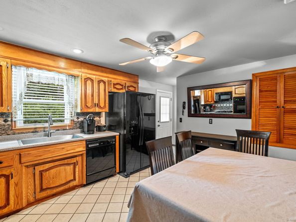 128 Auburn Street, Stratford CT 06614