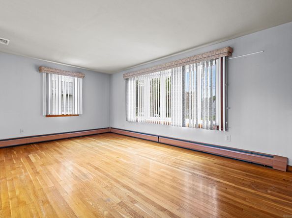 128 Auburn Street, Stratford CT 06614